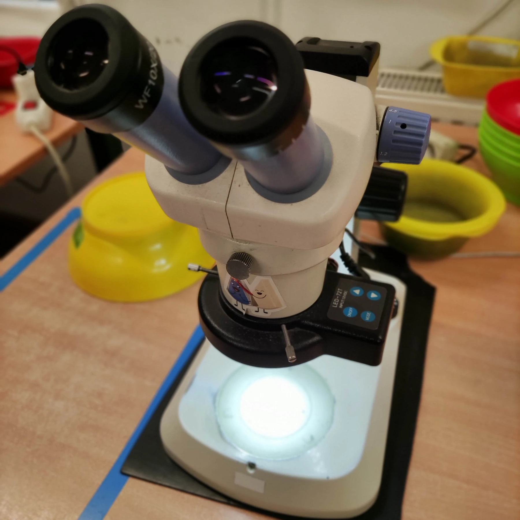 Mikroszkópos vizsgálat - egyedi alkatrész gyártás, fémalaktrész gyártás